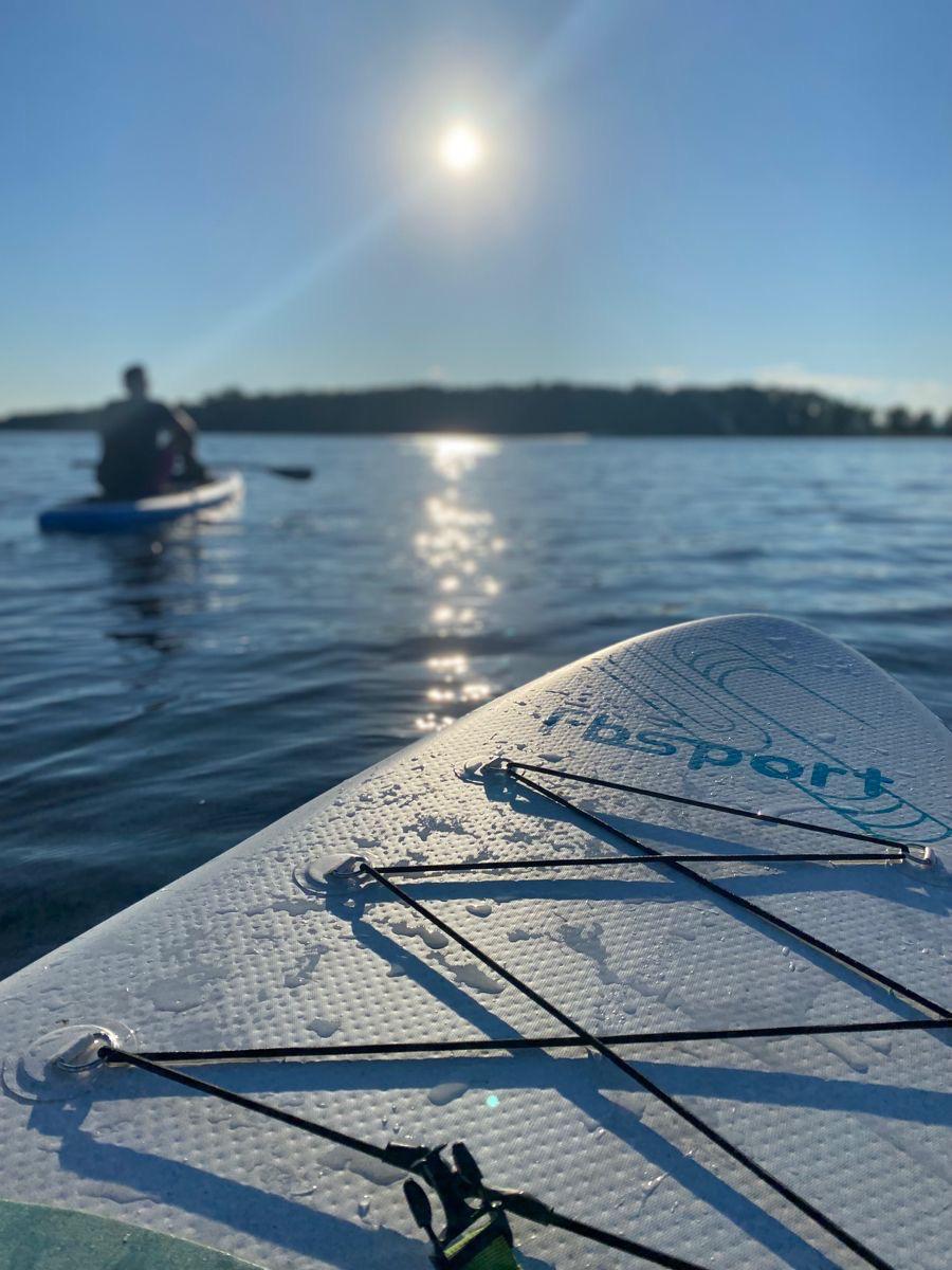 SUP Fahrer am Blue Beach